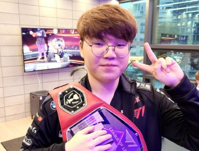 现书写属于 现书写属于