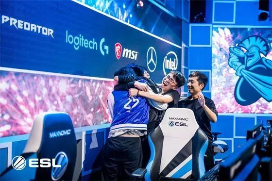 俱乐部与媒 俱乐部与媒