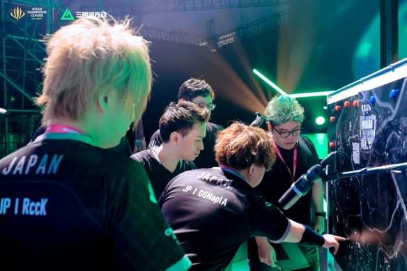 与现有锋线 与现有锋线